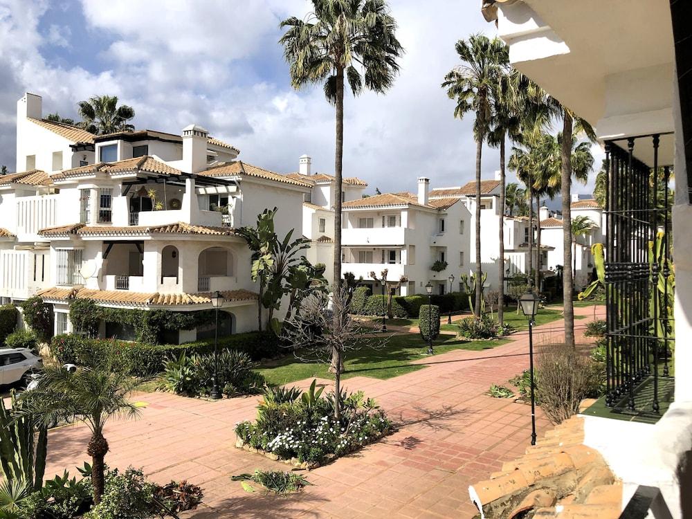 Apartamentos y Casas Serinamar Marbella - Exterior