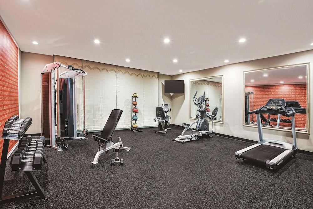 La Quinta by Wyndham San Antonio by Frost Bank Center - Fitness Facility