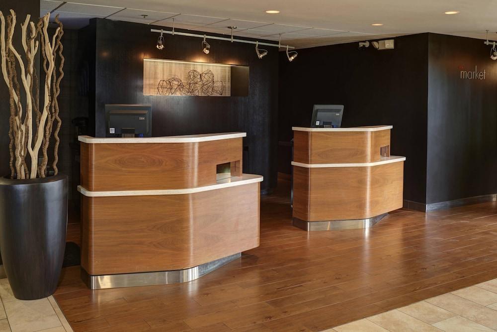 Courtyard by Marriott Indianapolis Airport - Reception