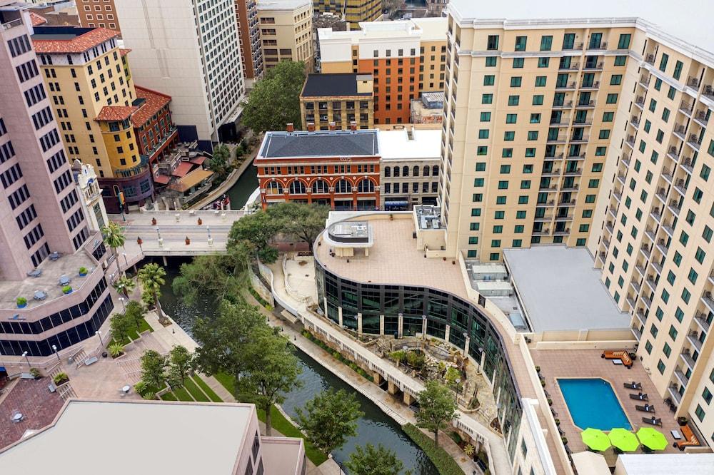 Embassy Suites San Antonio Riverwalk-Downtown - Featured Image