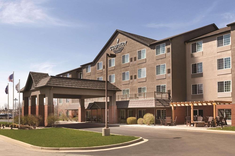 Country Inn & Suites by Radisson, Indianapolis Airport South, IN - Featured Image