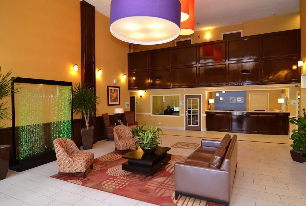 Holiday Inn Express Hotel & Suites San Antonio-Airport North, an IHG Hotel - Lobby