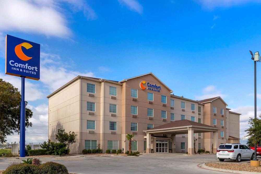 Comfort Inn & Suites Selma near Randolph AFB - Featured Image