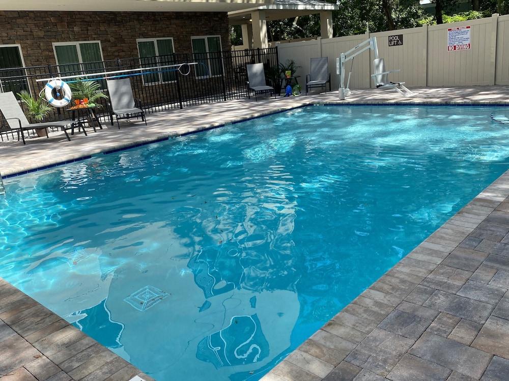 Candlewood Suites Safety Harbor - Clearwater NE, an IHG Hotel - Outdoor Pool