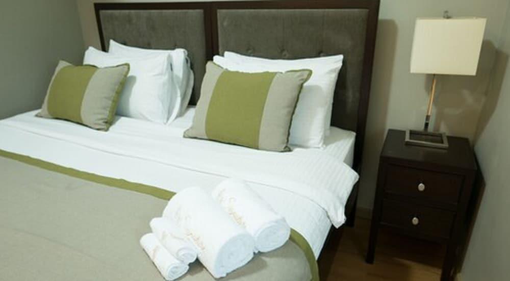 Avant Serviced Suites - Room