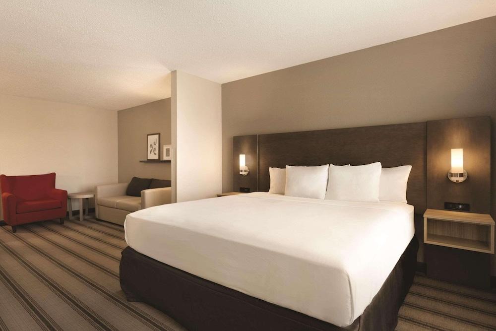 Country Inn & Suites by Radisson, Indianapolis Airport South, IN - Room
