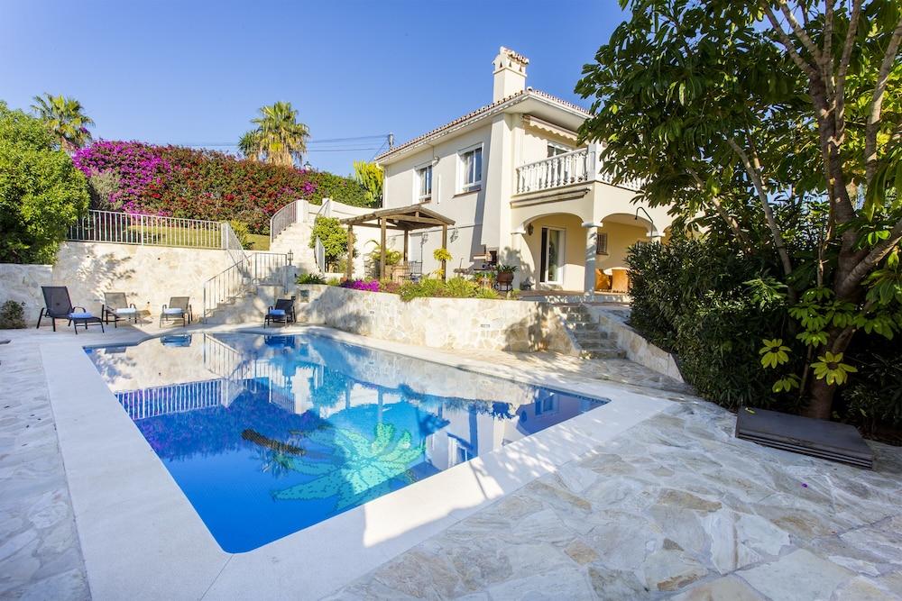 Villa Near Beach In Marbella - Featured Image