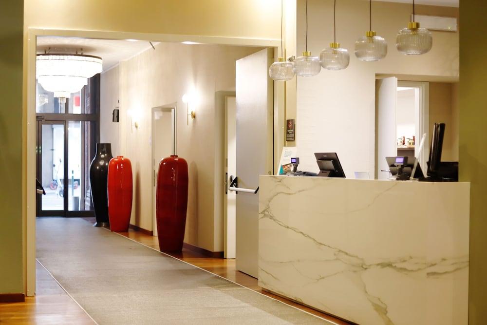 Hotel CHC Torino Castello - Interior Entrance