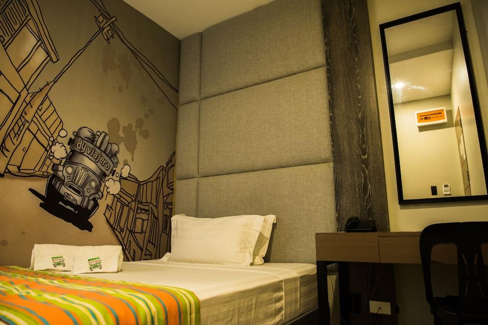 Dy Viajero Transient Hotel - Room