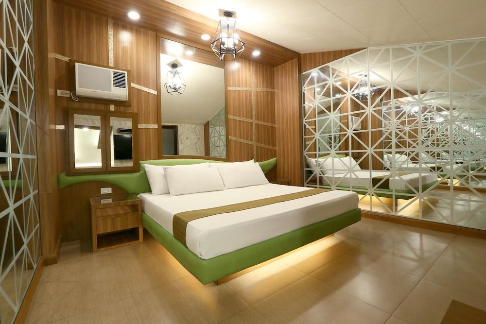 Hotel Ava Cuneta - Featured Image