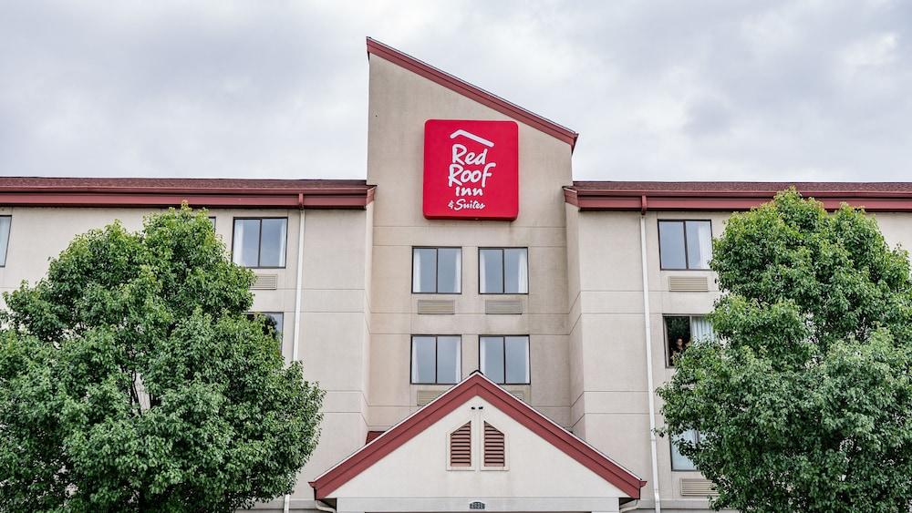 Red Roof Inn & Suites Indianapolis Airport - Exterior