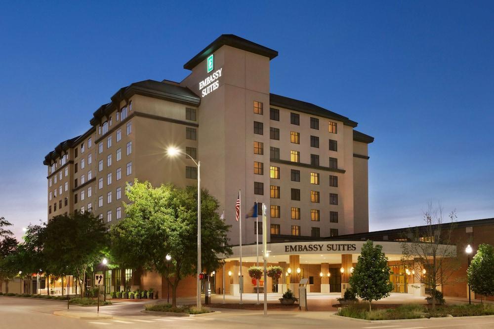 Embassy Suites Lincoln - Featured Image