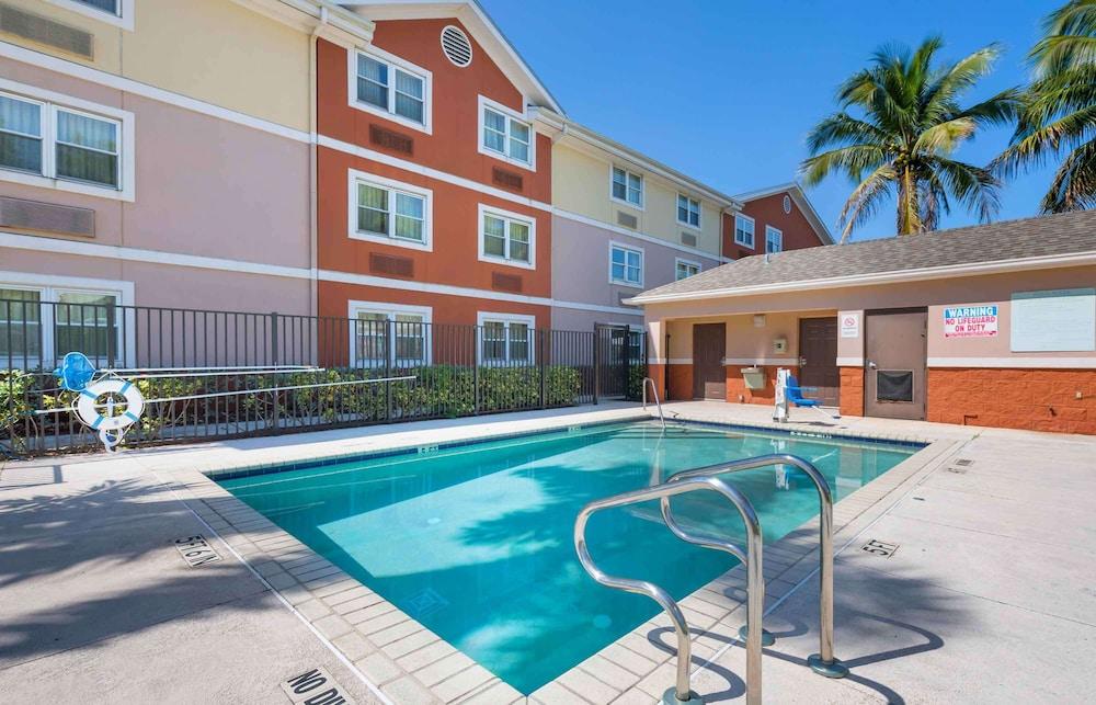 Extended Stay America Suites West Palm Beach Northpnt Corpor - Waterslide