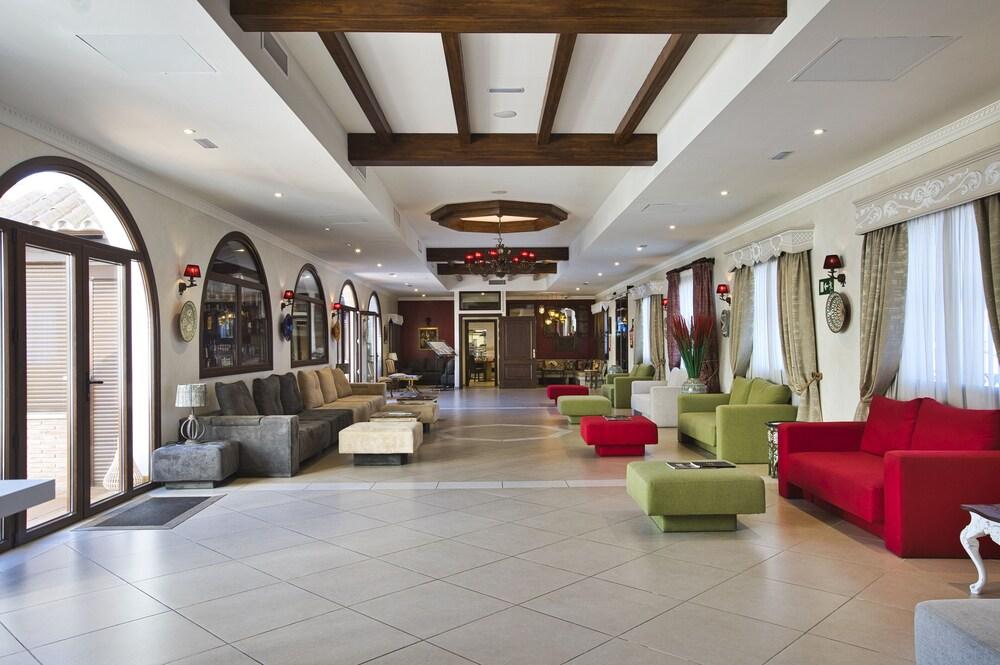 Paloma Blanca Boutique Hotel Puerto Banus - Lobby Sitting Area