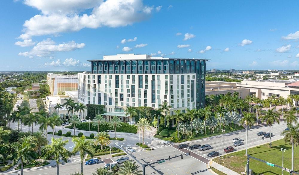 Hilton West Palm Beach - Exterior