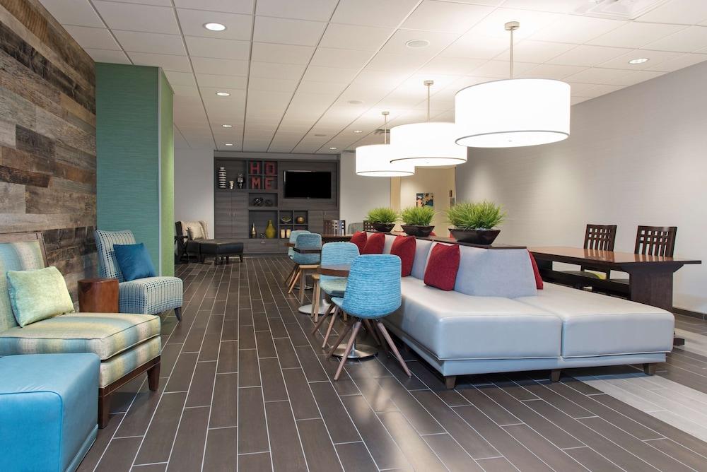 Home2 Suites by Hilton Indianapolis Downtown - Lobby