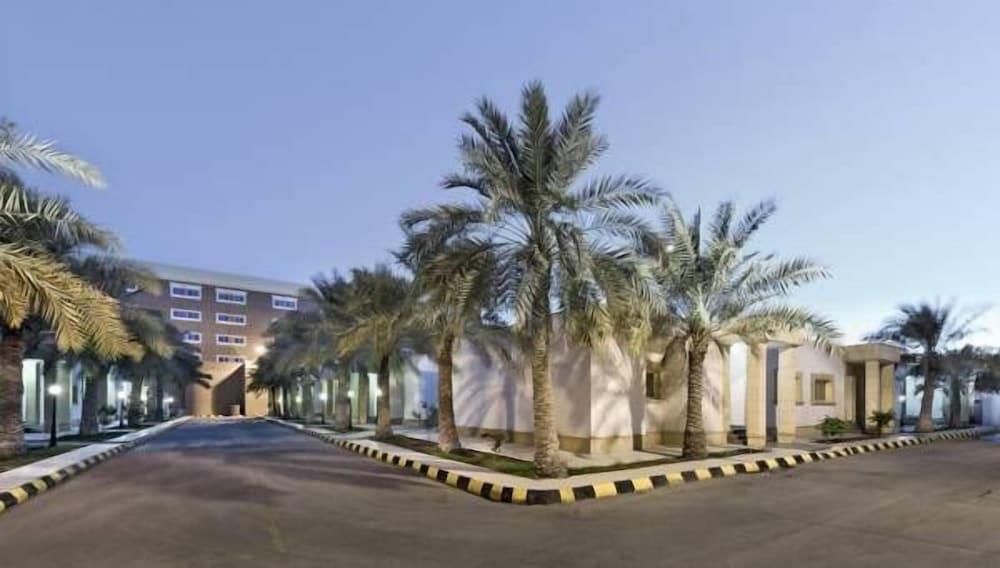 Al Gosaibi Hotel - Featured Image