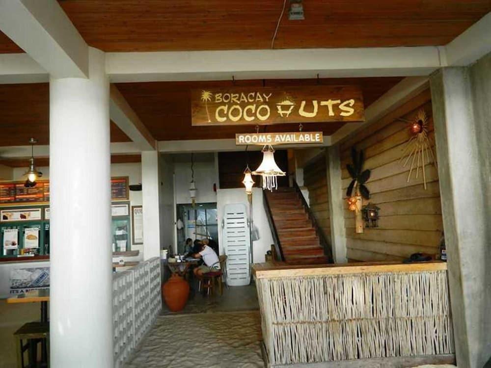 Boracay Coco Huts - Lobby