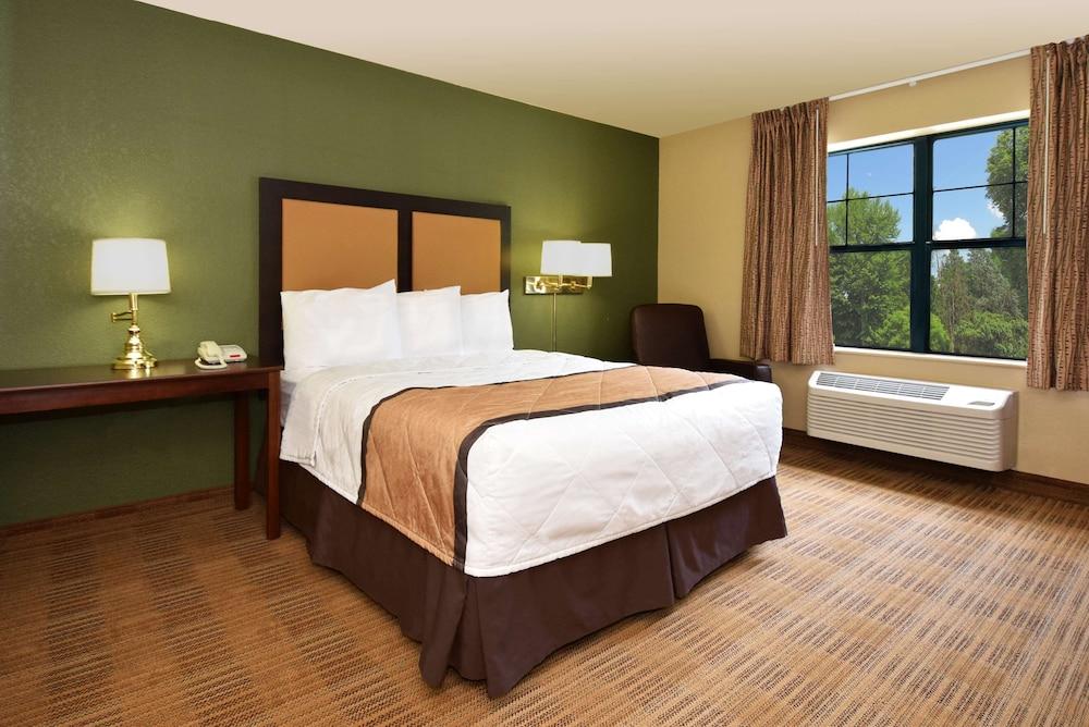 Extended Stay America Suites Indianapolis Castleton - Room