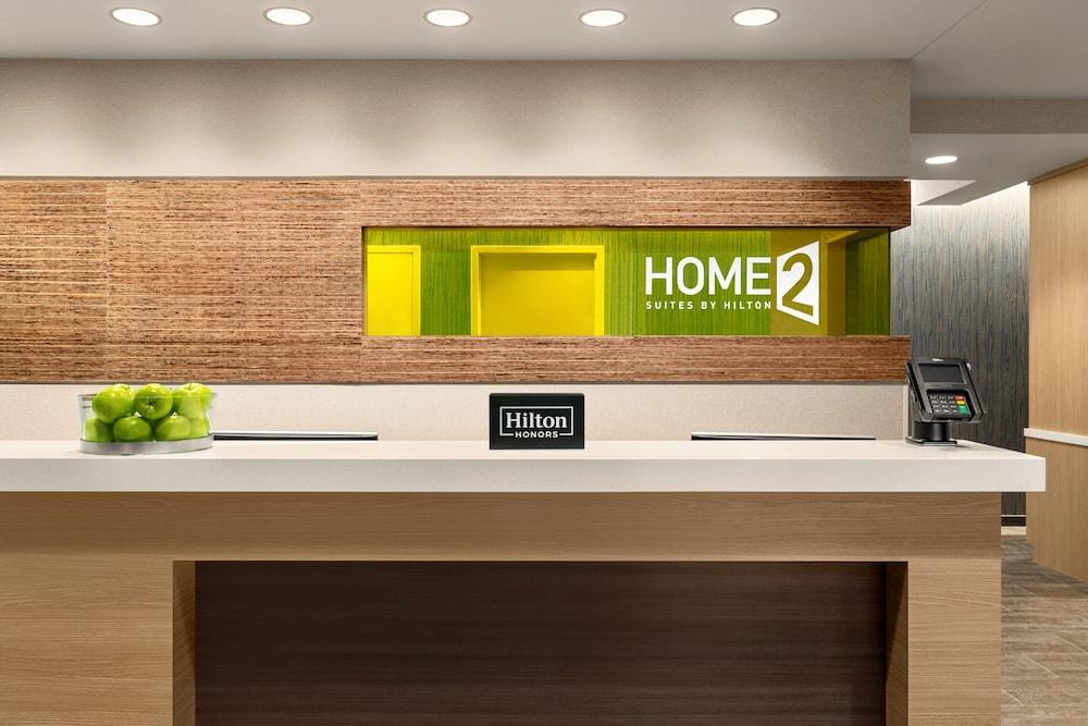 Home2 Suites by Hilton Indianapolis Keystone Crossing - Reception