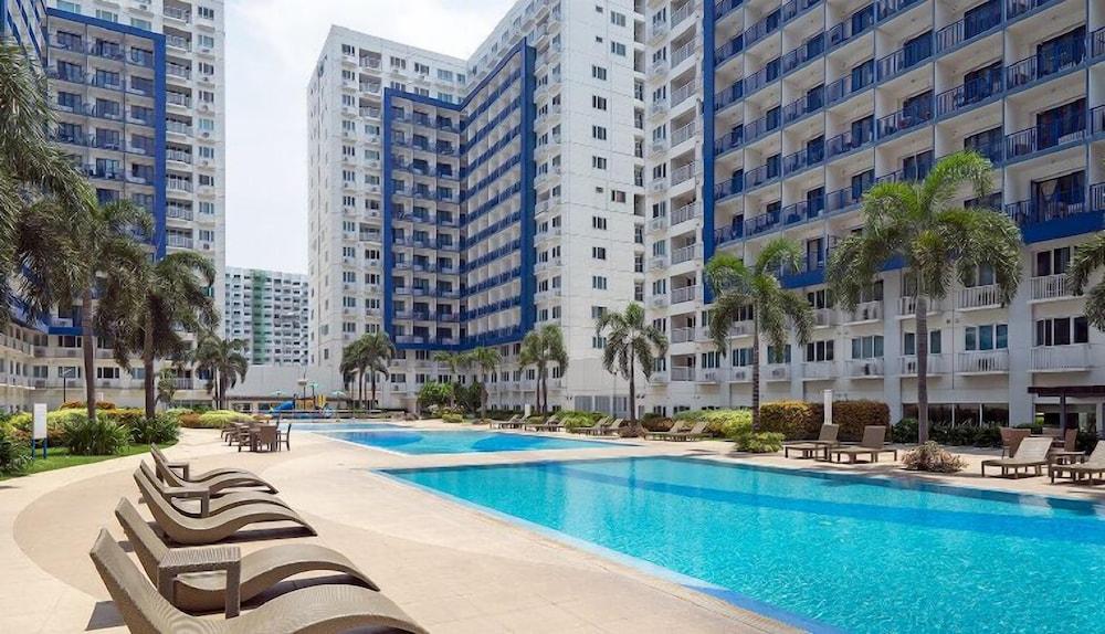 Withus Condotel at Sea Residences - Outdoor Pool