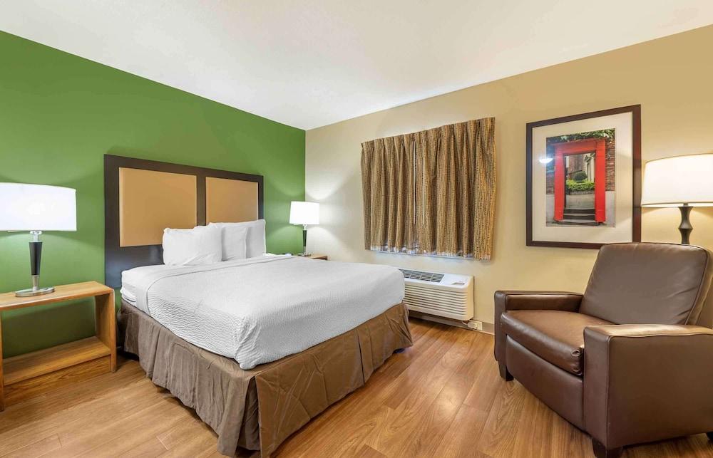Extended Stay America Select Suites Indianapolis N Carmel - Room