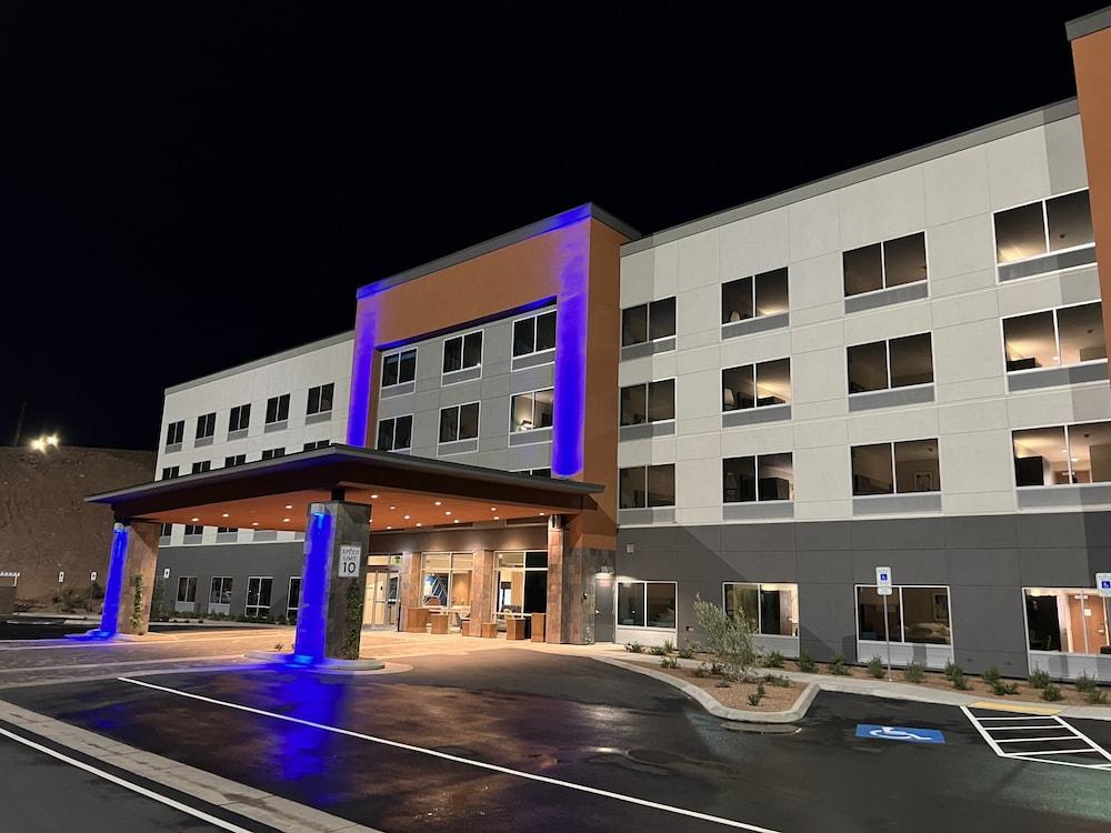 Holiday Inn Express & Suites Henderson South - Boulder City, an IHG Hotel - Exterior