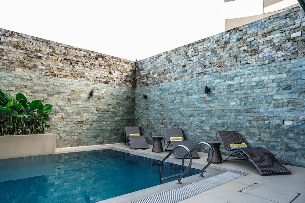 Summit Hotel Naga - Indoor/Outdoor Pool
