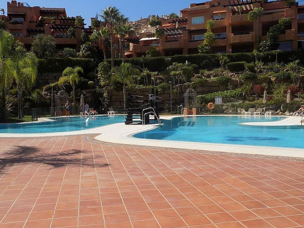 Luxury Penthouse near Puerto Banus - Pool