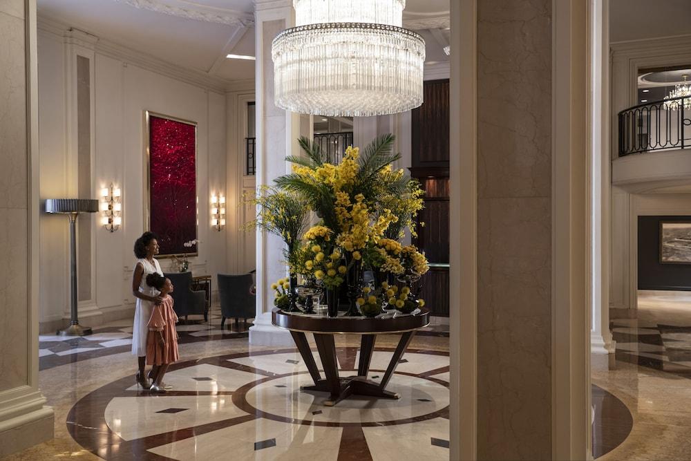 Beverly Wilshire - Beverly Hills, A Four Seasons Hotel - Lobby