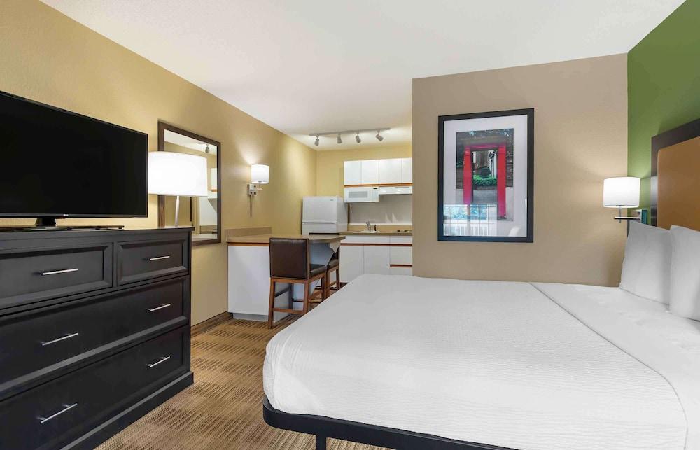 Extended Stay America Suites Washington DC Falls Church - Room