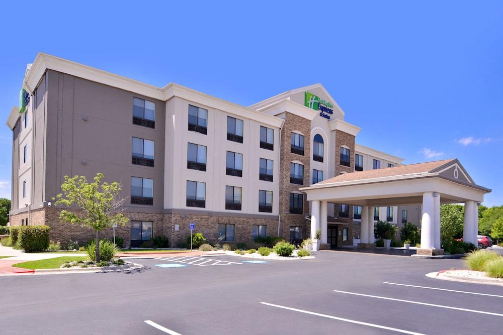 Holiday Inn Express Hotel & Suites Selma, an IHG Hotel - Featured Image