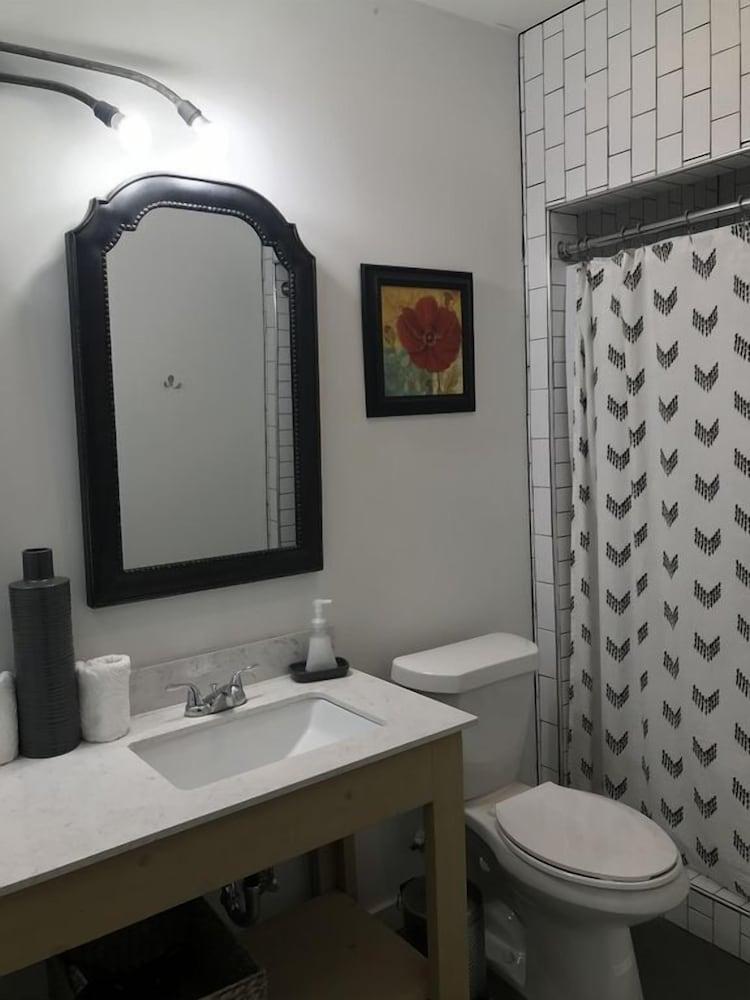 Modern, Spacious 2-bed Casa Sol - Prime Location - Bathroom