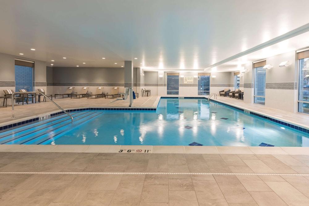 Hampton  Inn & Suites Indianapolis-Keystone - Pool