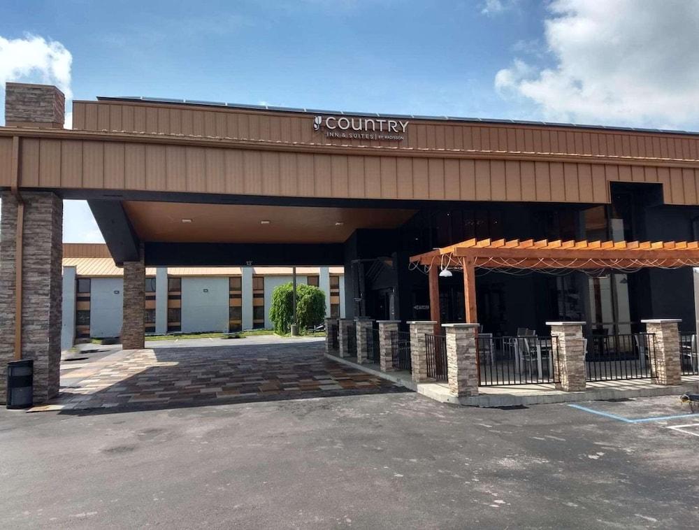 Country Inn & Suites by Radisson Indianapolis East - Exterior
