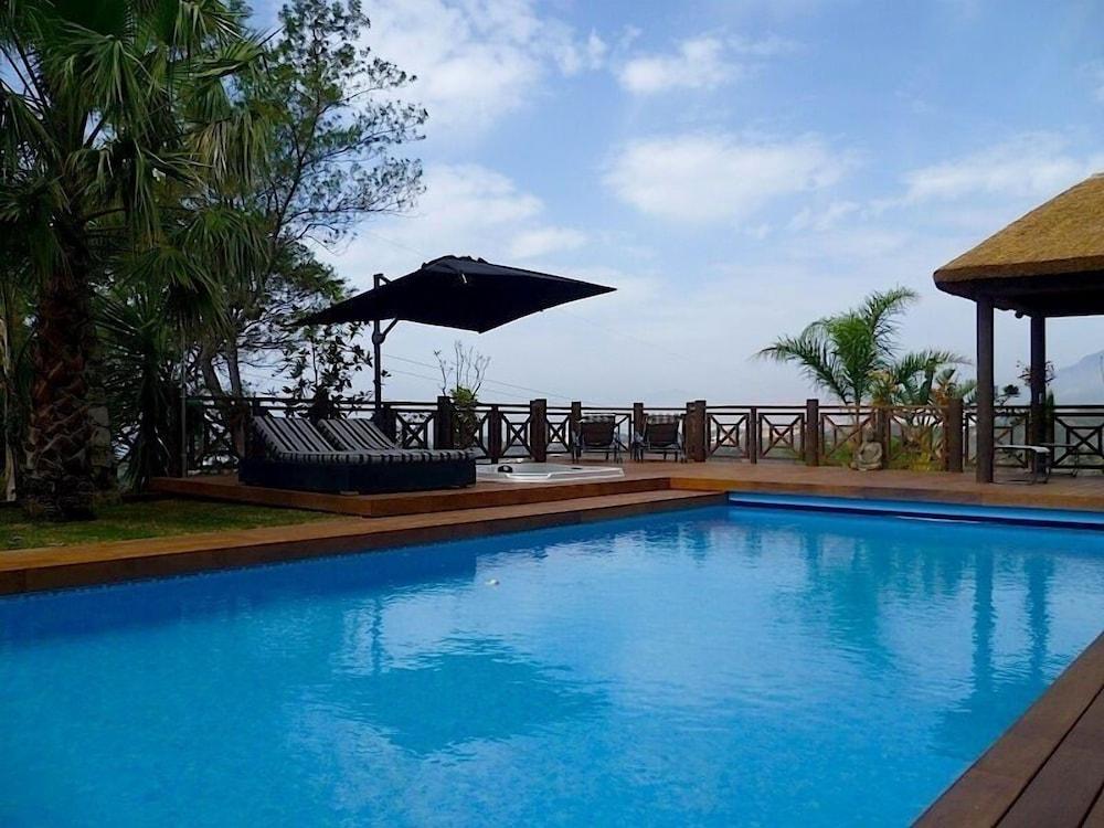 Luxury Villa With Pool & Jacuzzi - Outdoor Pool