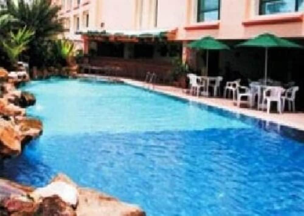 Grand Palace Hotel - Pool