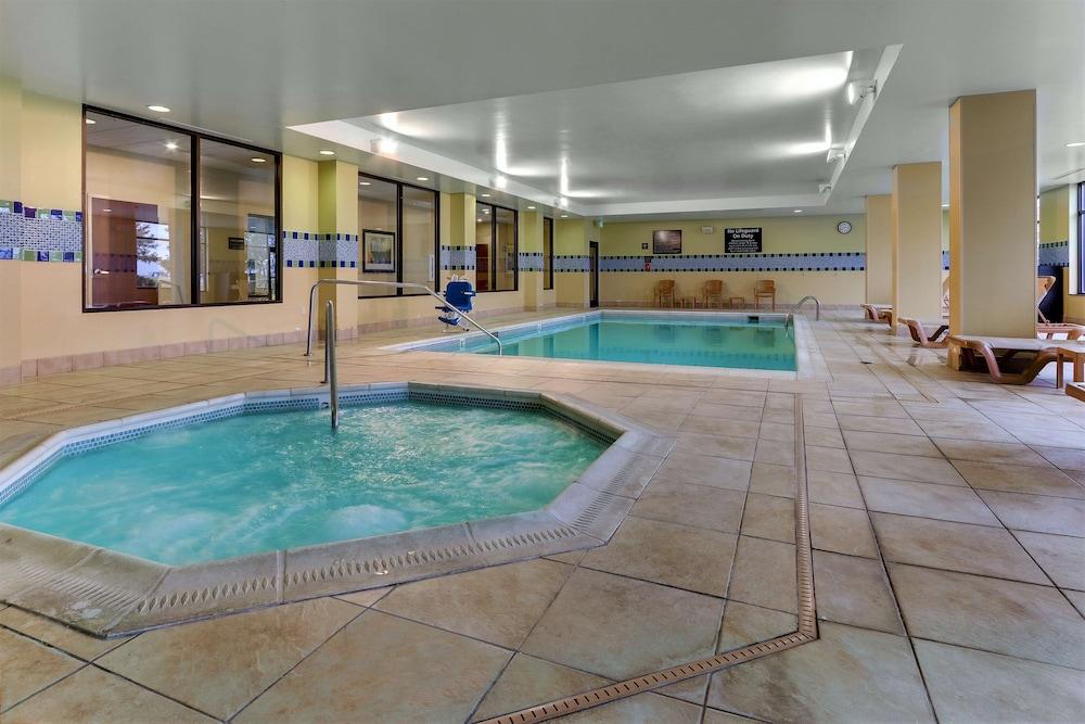 Hampton Inn & Suites Indianapolis-Airport - Pool