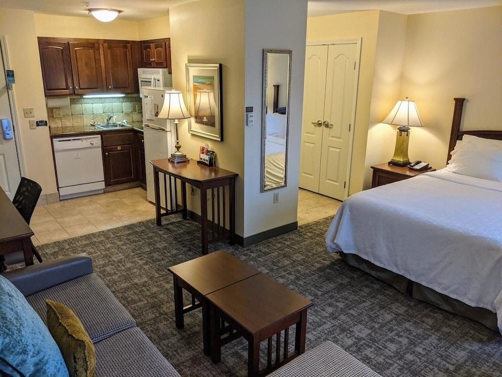 Staybridge Suites Indianapolis-Carmel, an IHG Hotel - Room