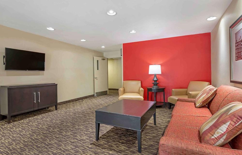 Extended Stay America Select Suites Indianapolis N Carmel - Lobby