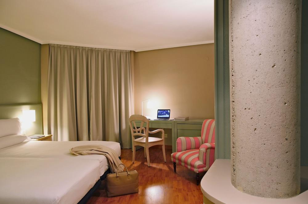 Hotel Arco de San Juan - Room