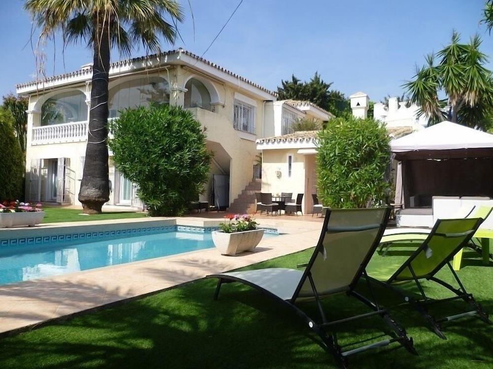 Great Villa Close To Beach - Marbella - Featured Image