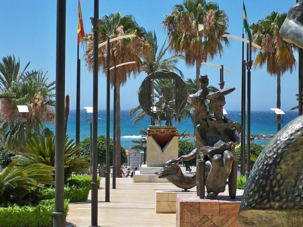 Hotel El Faro Marbella - Property Grounds