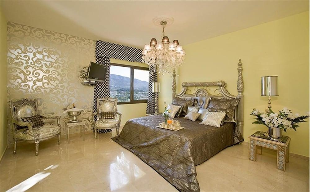 Unique Luxurious and Palacial Villa - Room