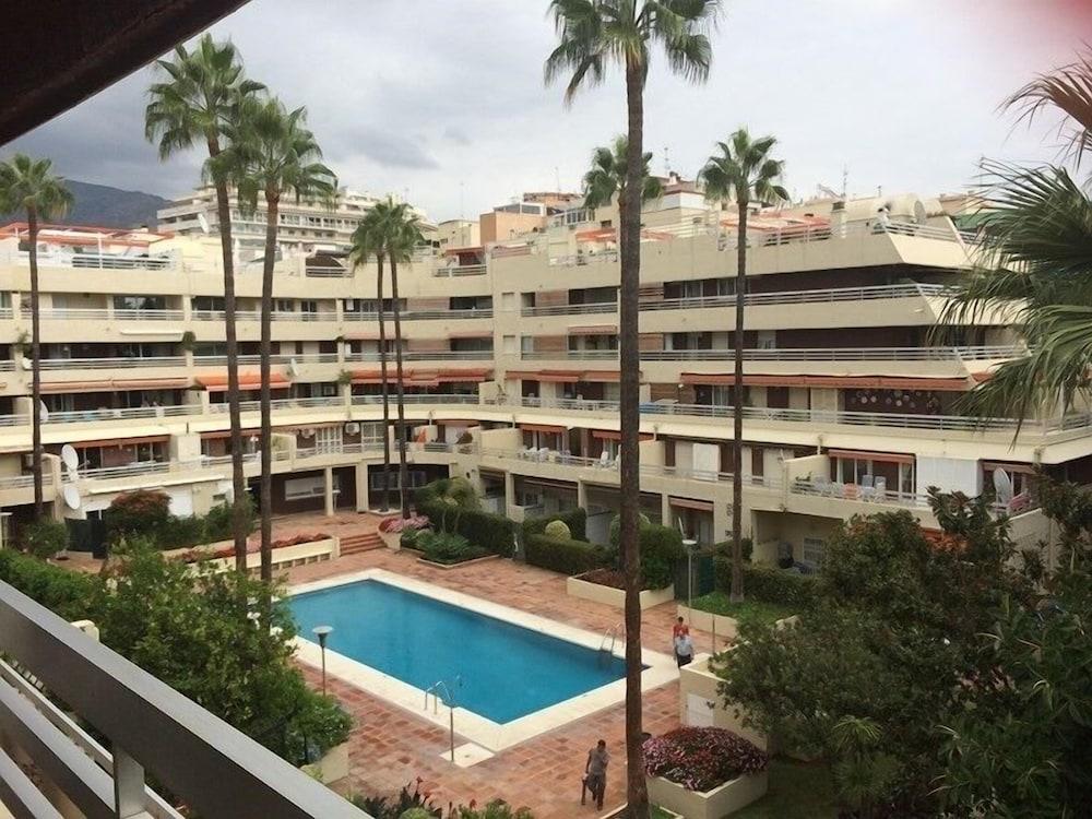 Parque Marbella Apartments - Featured Image