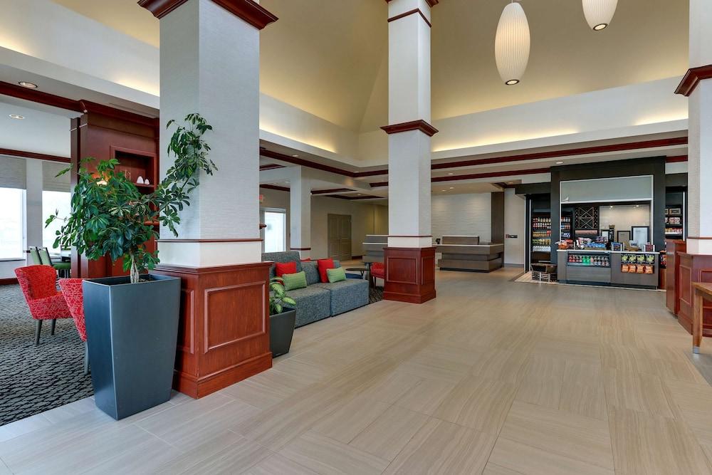Hilton Garden Inn Indianapolis Airport - Lobby