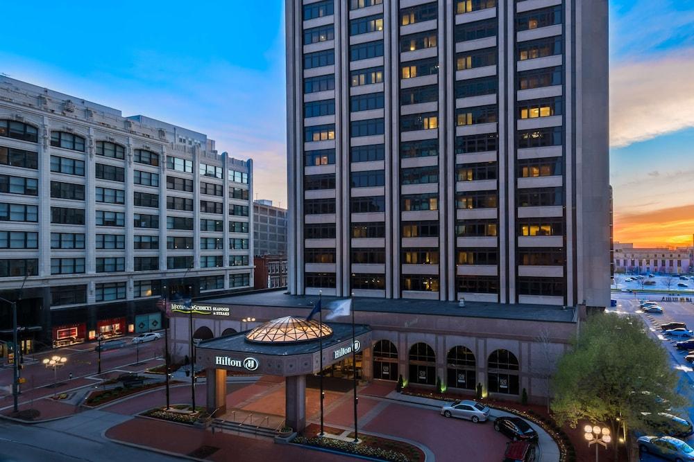 Hilton Indianapolis Hotel & Suites - Exterior