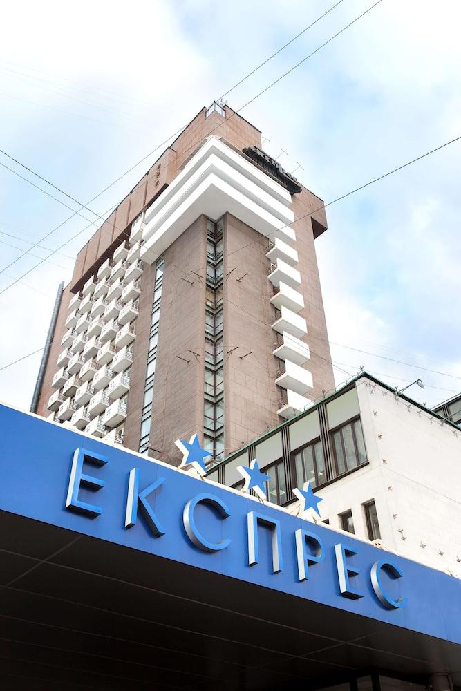 Express hotel - Featured Image