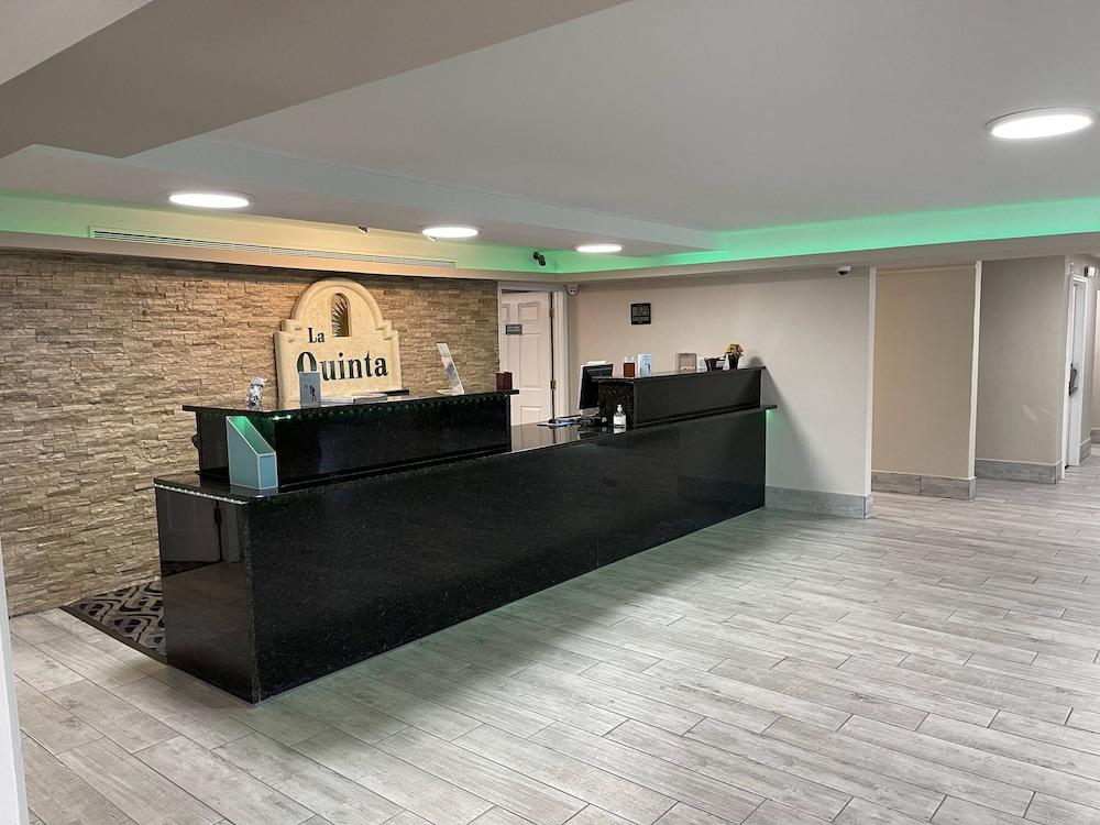 La Quinta Inn by Wyndham Indianapolis Airport Lynhurst - Reception