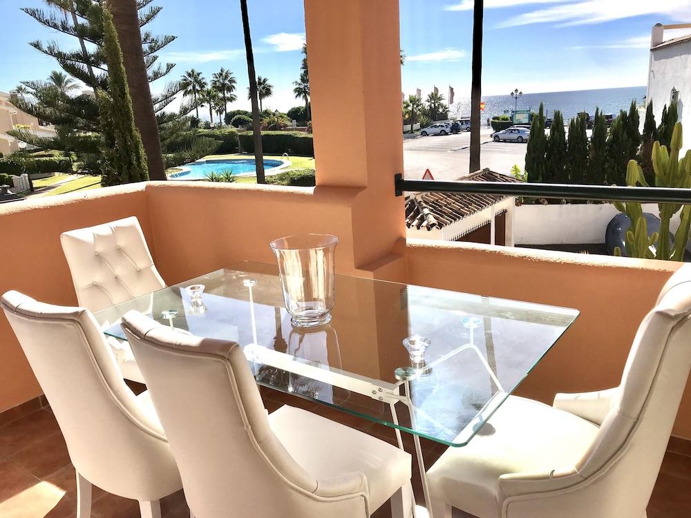 Marbella Beach Luxury apartment - Sundeck
